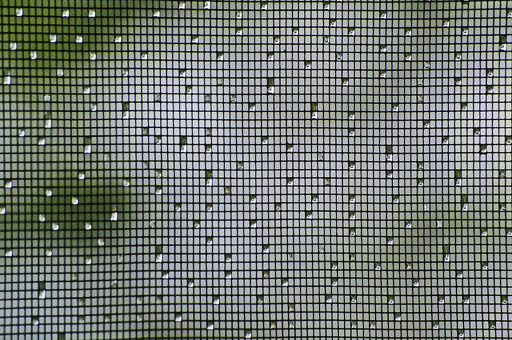 Stop zanzare: scopri qual e' la zanzariera adatta alla tua finestra