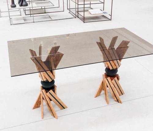 Candy table: a symphony between wood, glass and iron
