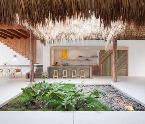 Luxury hut by Cincopatasalgato Architecture 