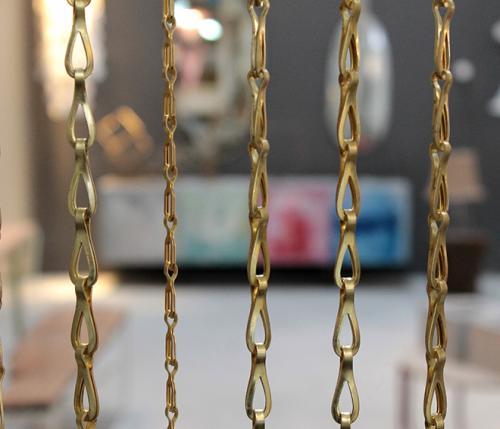 Chains bring versatility to interior design