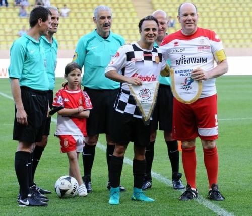 Daniele Basso makes awards at the 25th edition of the World Stars Football Match