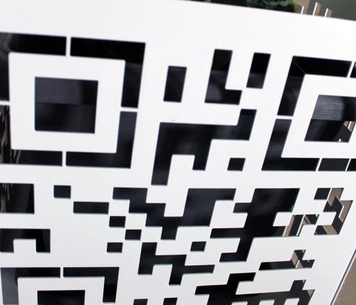 HEN and QR: the creative side of design