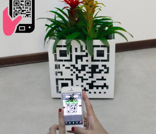 HEN and QR: the creative side of design