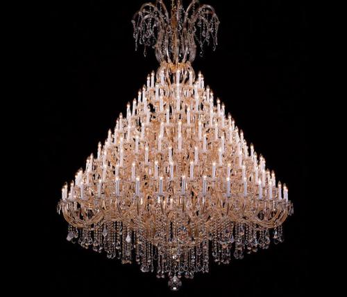 How to choose the perfect chandelier for your hotel lobby?