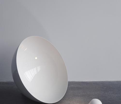 Globe: the secret of a design lamp? Interaction!