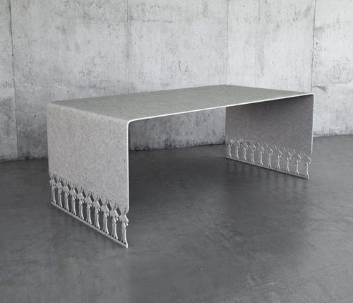Table, console, matting? A three-faced design