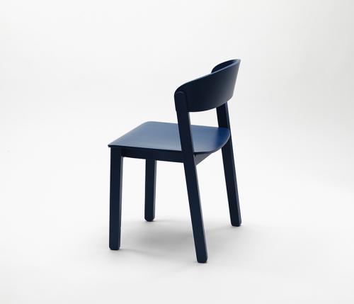 Linee pure ed essenziali: Zilio A&C presenta la nuova sedia Pur