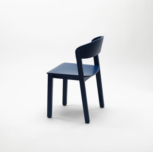 Linee pure ed essenziali: Zilio A&C presenta la nuova sedia Pur